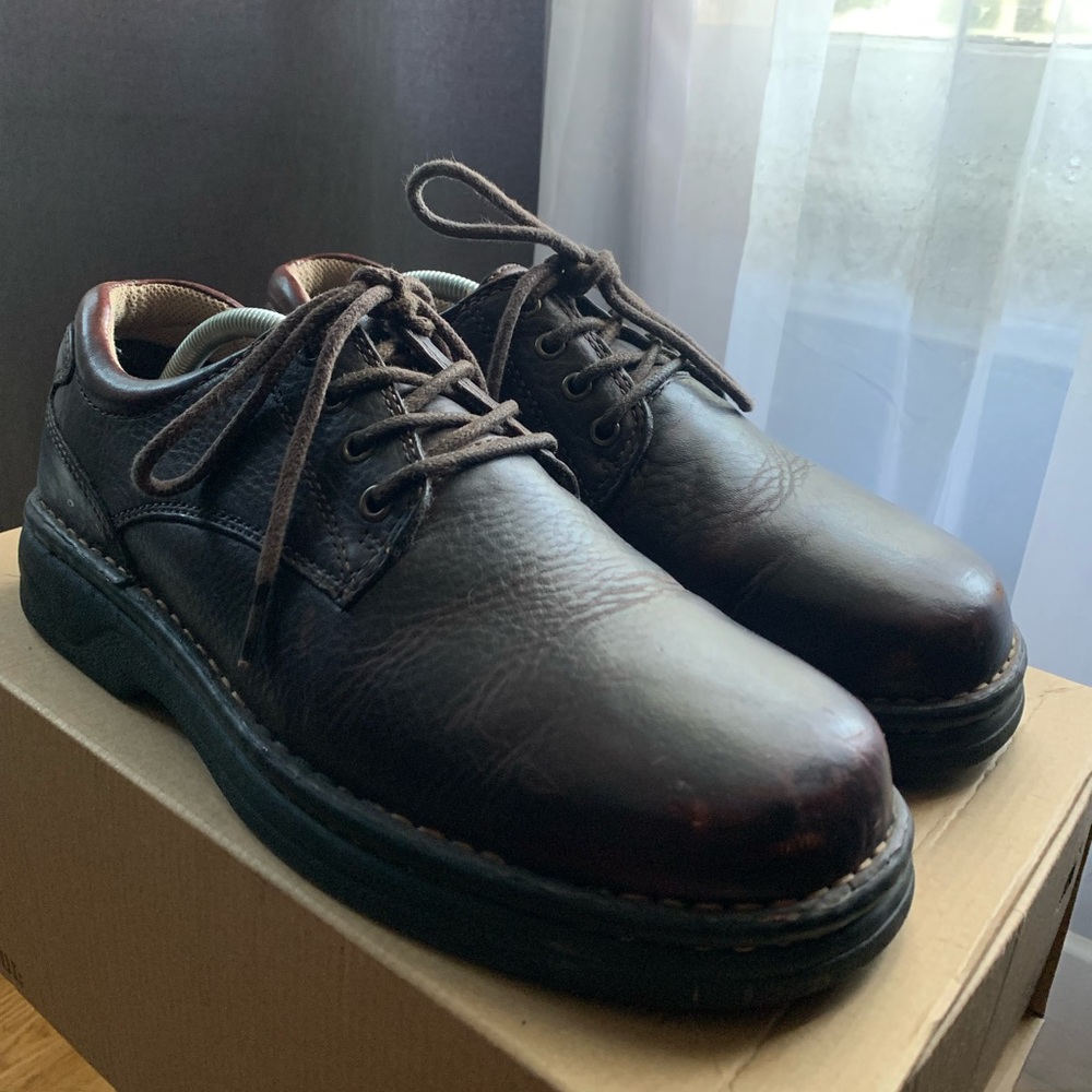 Brown Docker Oxford's
